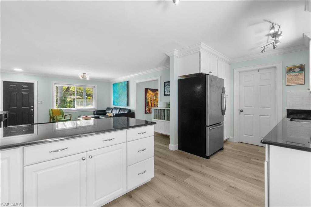 905 13th Street North Naples, FL 34102 - Photo 16 of 43