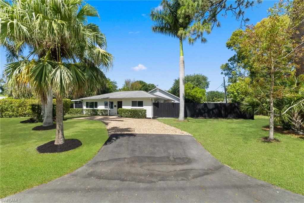 905 13th Street North Naples, FL 34102 - Photo 32 of 43