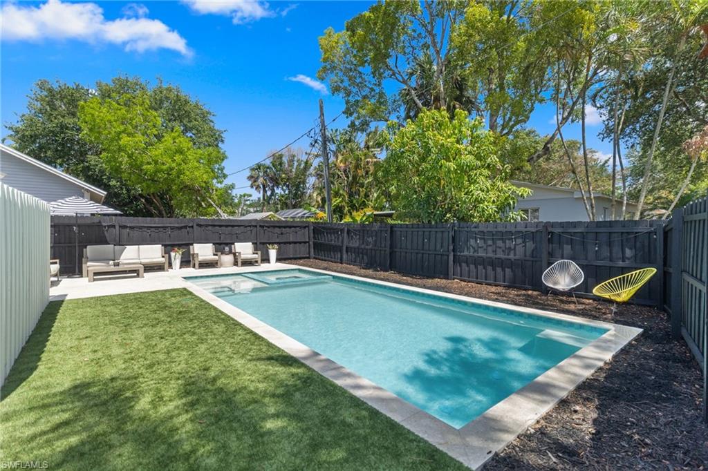 905 13th Street North Naples, FL 34102 - Photo 4 of 43