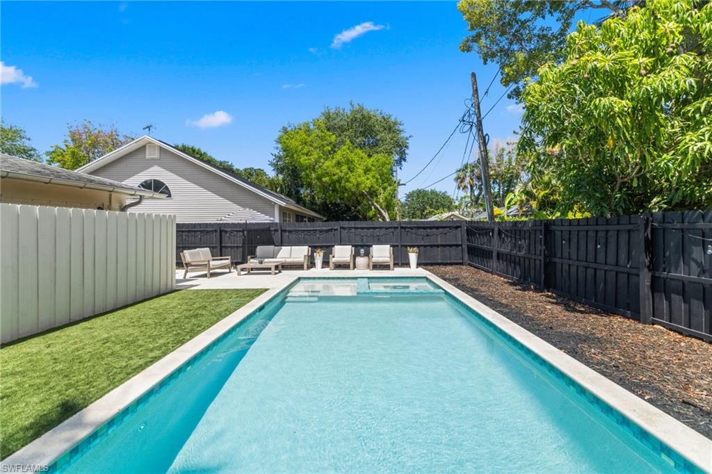 905 13th Street North Naples, FL 34102 - Photo 41 of 43