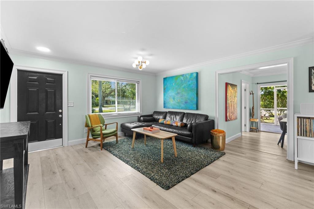 905 13th Street North Naples, FL 34102 - Photo 8 of 43