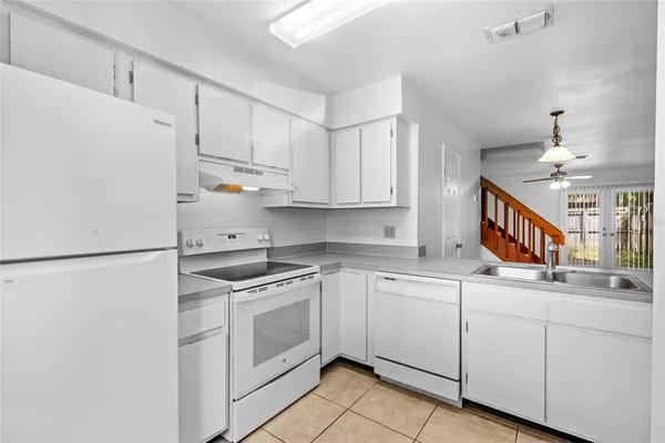 $1,395 | 2219 Southwest 39th Way, Gainesville, FL 32607
