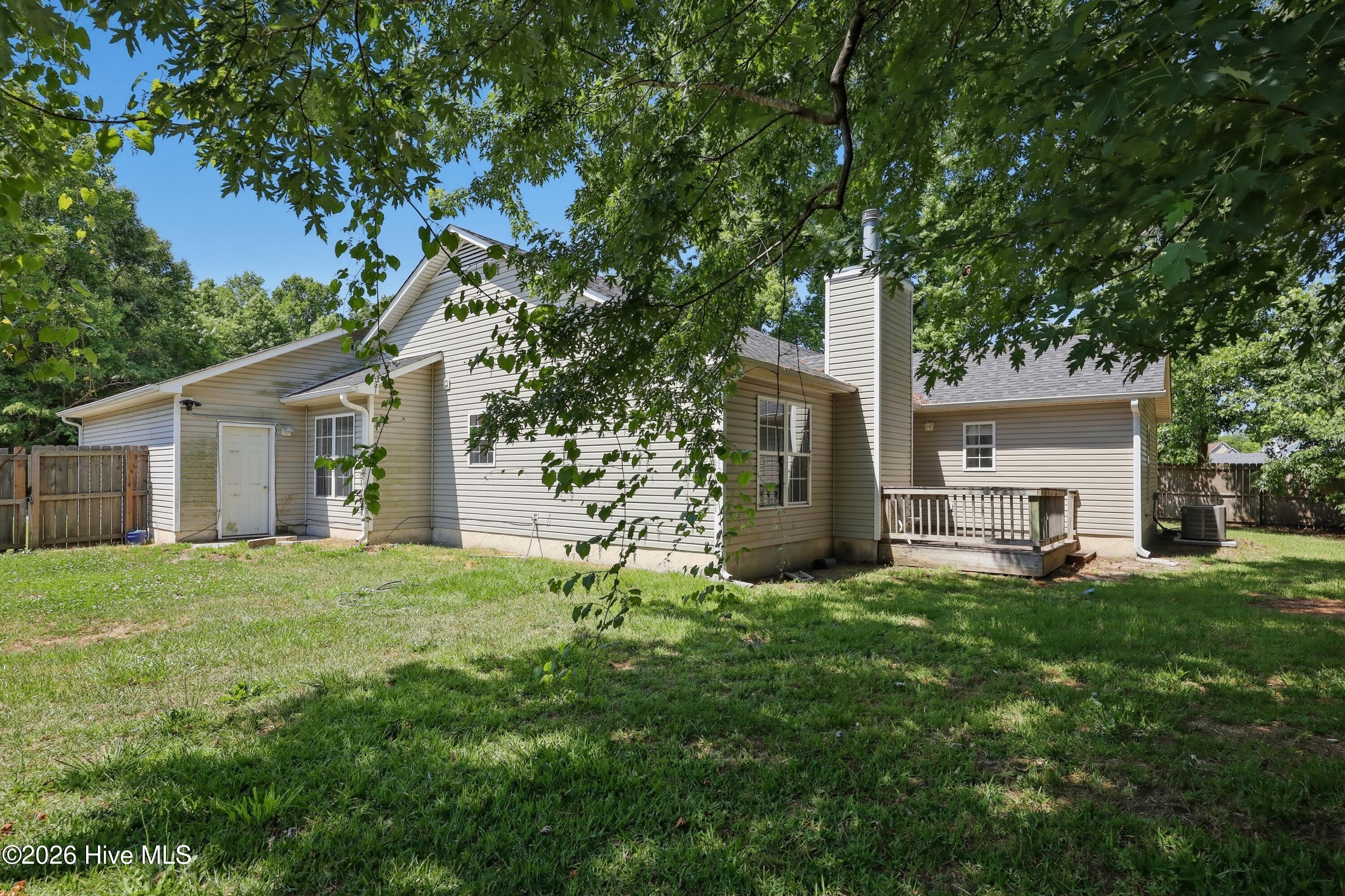 409 Spring Drive Jacksonville, NC 28540 - Photo 5 of 53