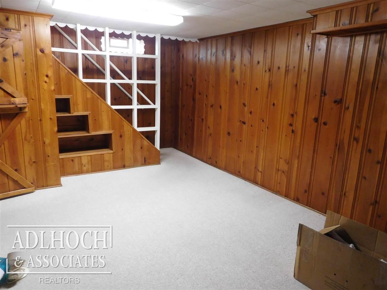 1722 Bournemouth Road Grosse Pointe, MI 48236 - Photo 10 of 19 31284317-9.JPG