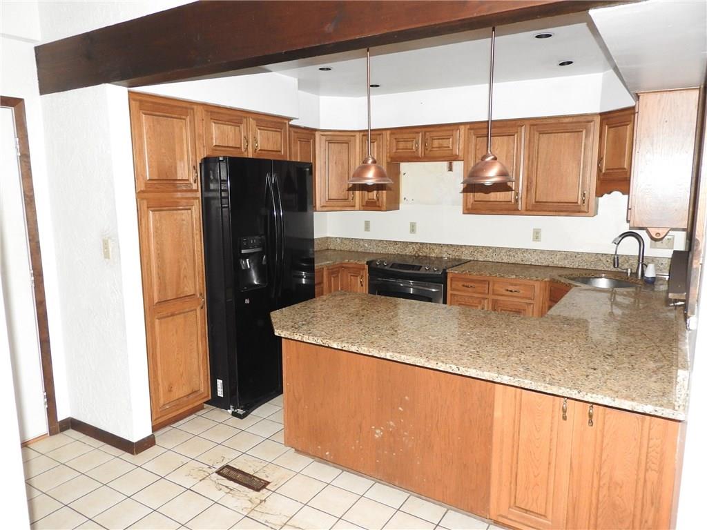 3836 North Balsiger Road Vandergrift, PA 15690 - Photo 4 of 21