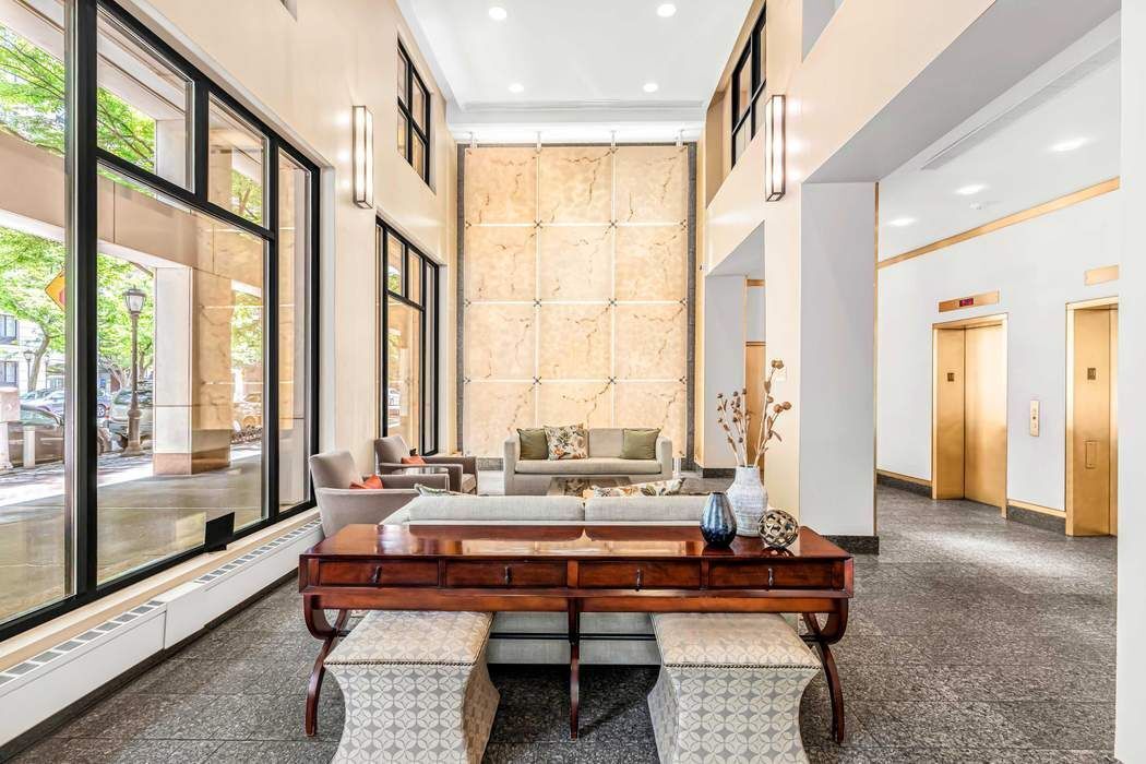 300 Rector Place, Unit 4B Manhattan, NY 10280 - Photo 10 of 13