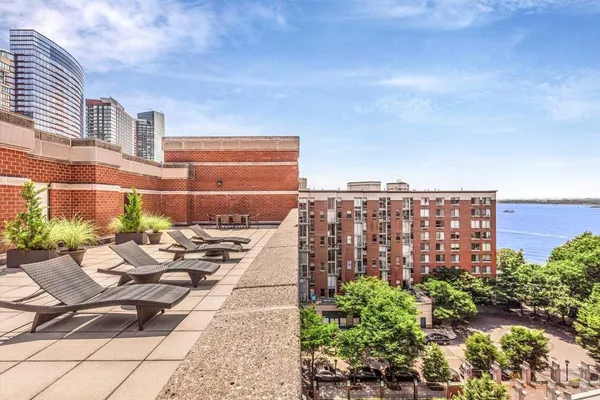 $650,000 | 300 Rector Place, Unit 4B | Battery Park City