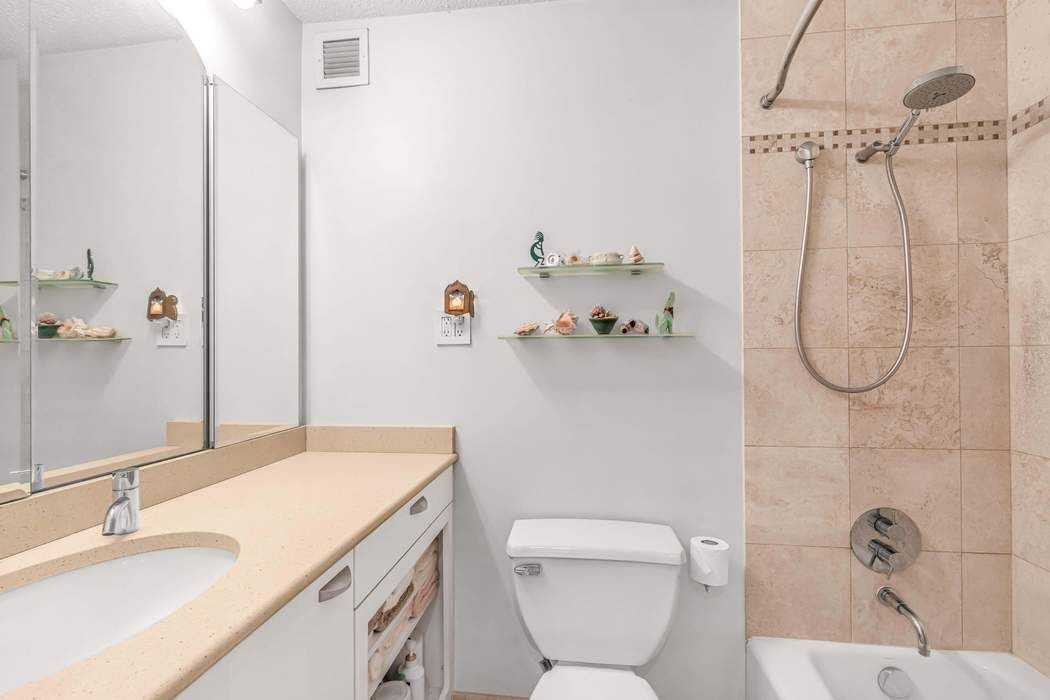 300 Rector Place, Unit 4B Manhattan, NY 10280 - Photo 6 of 13