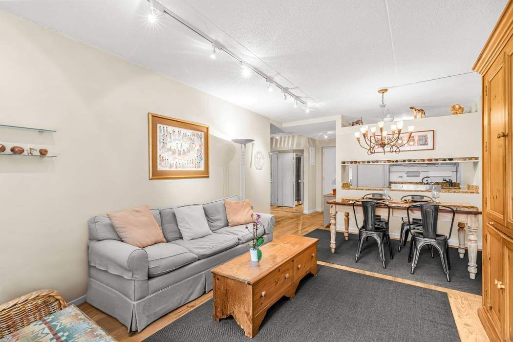 300 Rector Place, Unit 4B Manhattan, NY 10280 - Photo 8 of 13