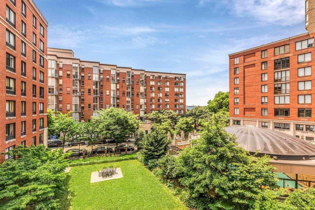 300 Rector Place, Unit 4B Manhattan, NY 10280 - Photo 9 of 13