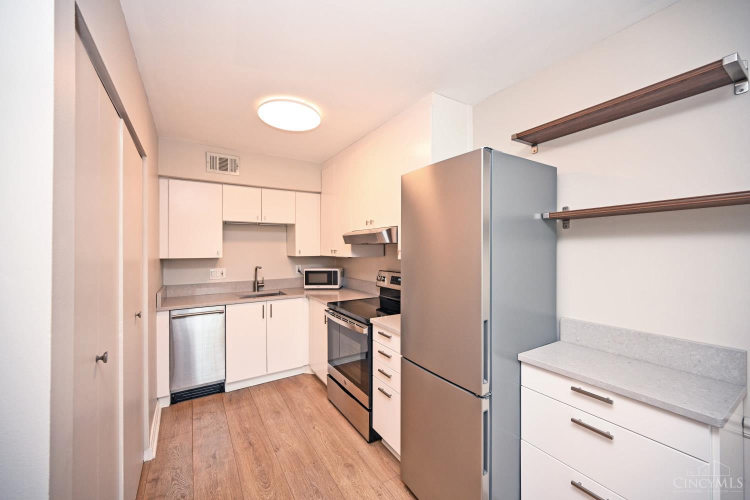 1163 Witt Road, Unit 304 Cincinnati, OH 45255 - Photo 3 of 29