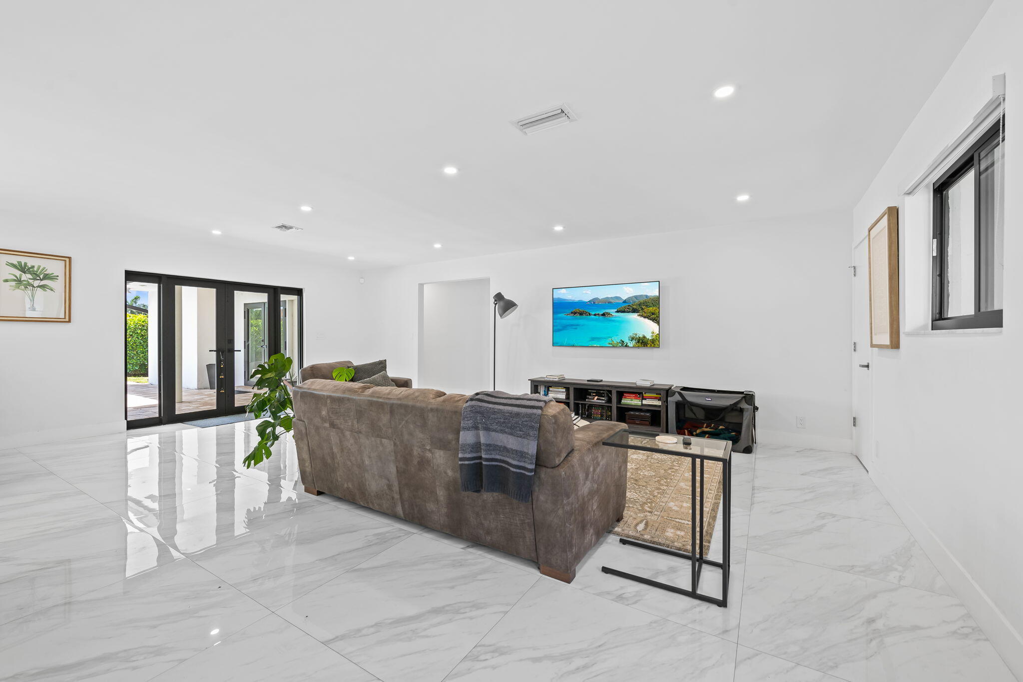 5122 Cleveland Street Hollywood, FL 33021 - Photo 16 of 28 16-web-or-mls-DSC_3919