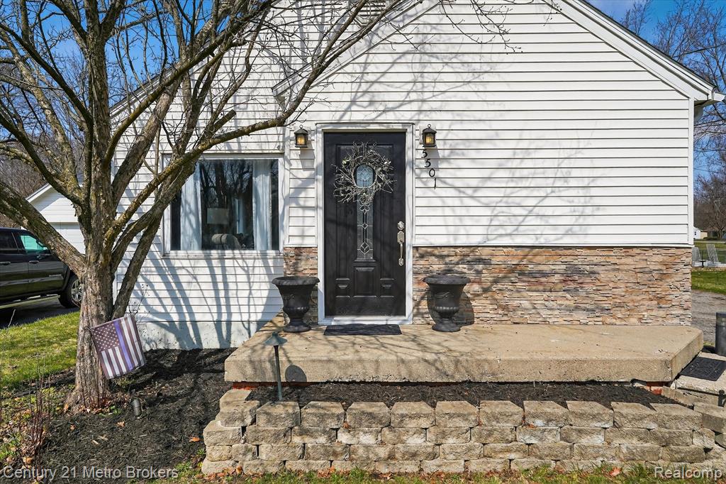 5501 East Potter Road Flint, MI 48506 - Photo 5 of 45