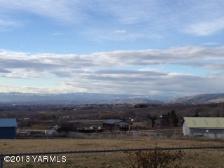 9461 Mieras Road Yakima, WA 98901 - Photo 22 of 22 a view of a city