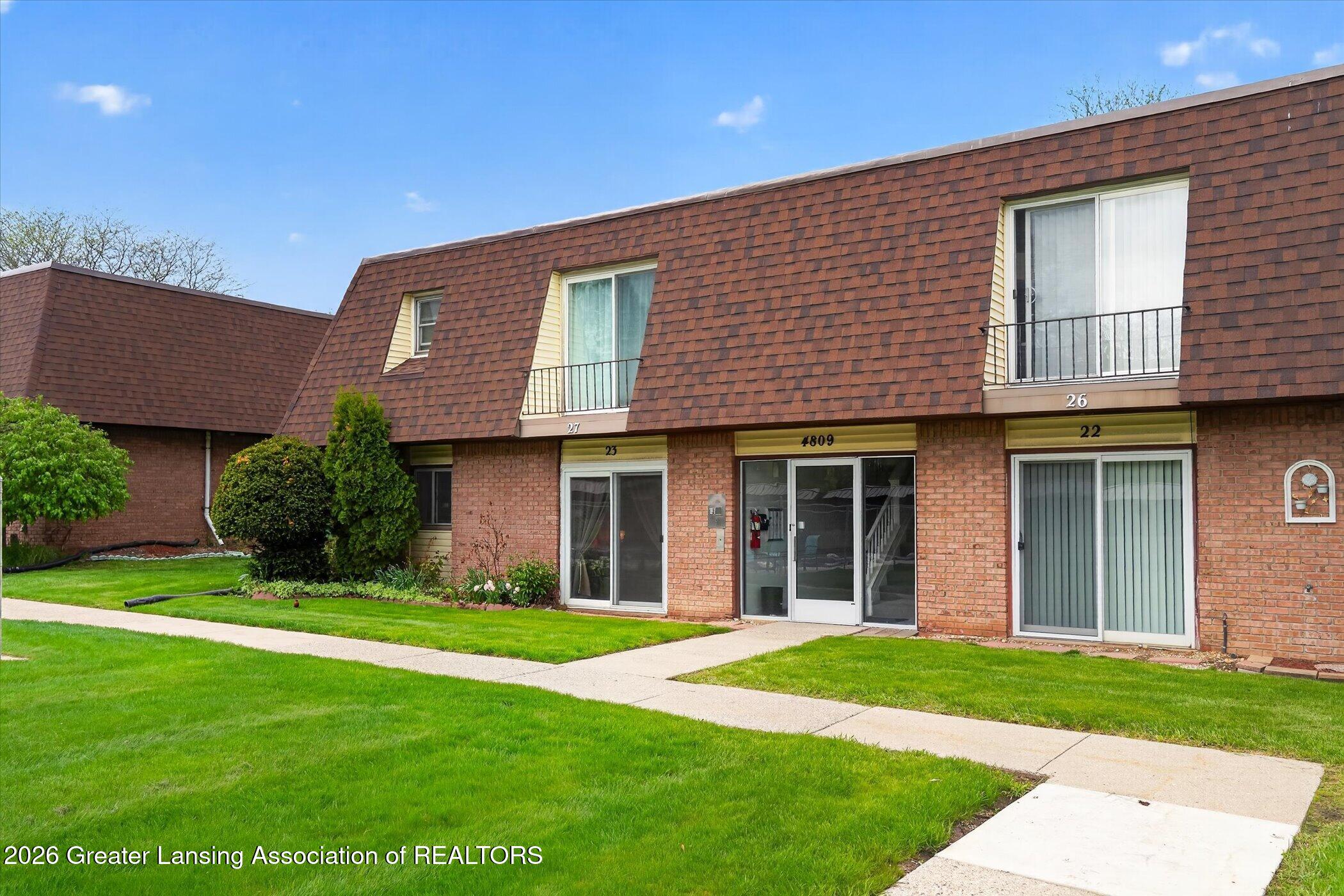 4809 Gull Road, Unit 23 Lansing, MI 48917 - Photo 5 of 26 05-4809-Gull-Rd-apt-23-WindowStill-Real-