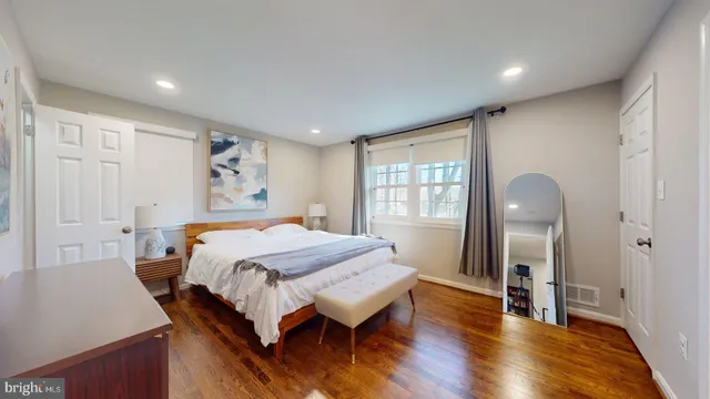 $4,999 | 4707 Holborn Avenue, Annandale, VA 22003