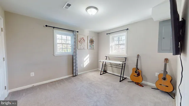 $4,999 | 4707 Holborn Avenue, Annandale, VA 22003