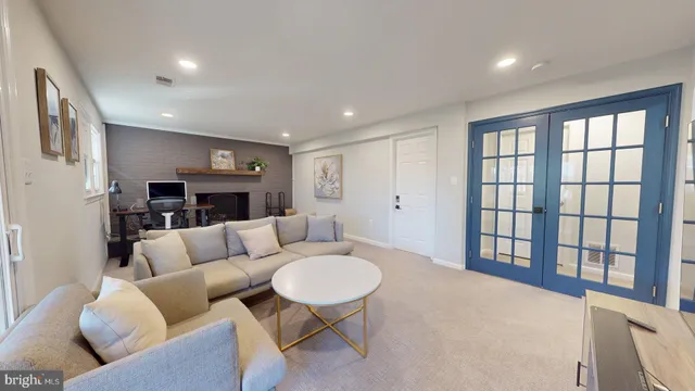 $4,999 | 4707 Holborn Avenue, Annandale, VA 22003