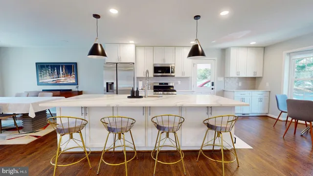 $4,999 | 4707 Holborn Avenue, Annandale, VA 22003