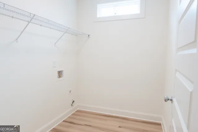 a view of a window in an empty room