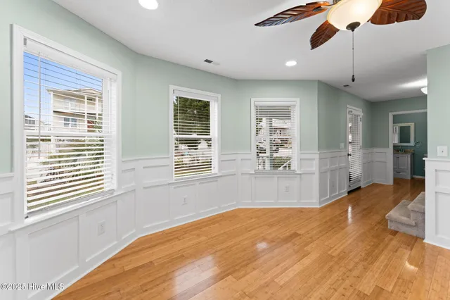 $762,500 | 142 Carolina Avenue, Holden Beach, NC 28462