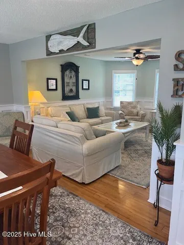 $762,500 | 142 Carolina Avenue, Holden Beach, NC 28462