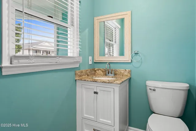 $762,500 | 142 Carolina Avenue, Holden Beach, NC 28462