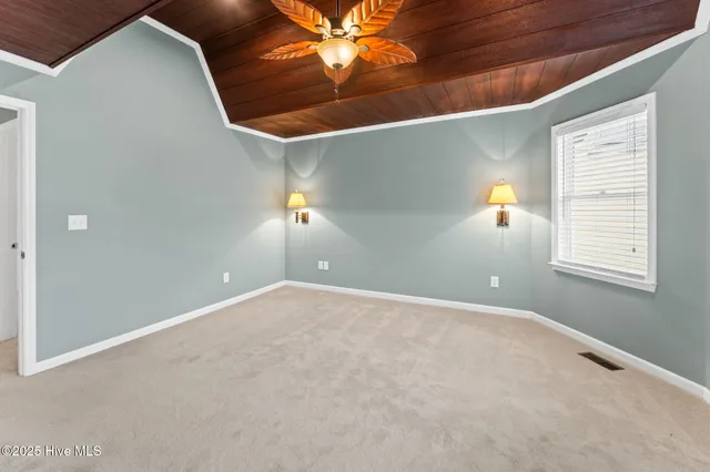 $762,500 | 142 Carolina Avenue, Holden Beach, NC 28462