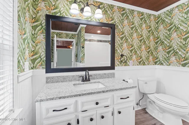 $762,500 | 142 Carolina Avenue, Holden Beach, NC 28462