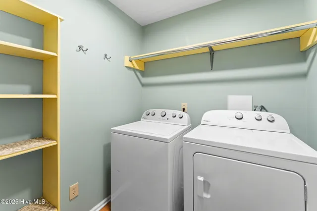 $762,500 | 142 Carolina Avenue, Holden Beach, NC 28462