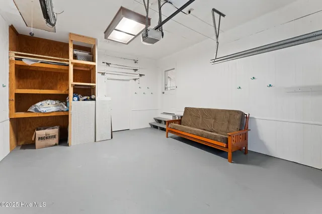 $762,500 | 142 Carolina Avenue, Holden Beach, NC 28462