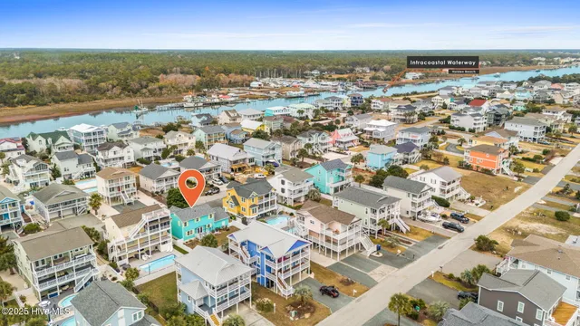 $762,500 | 142 Carolina Avenue, Holden Beach, NC 28462