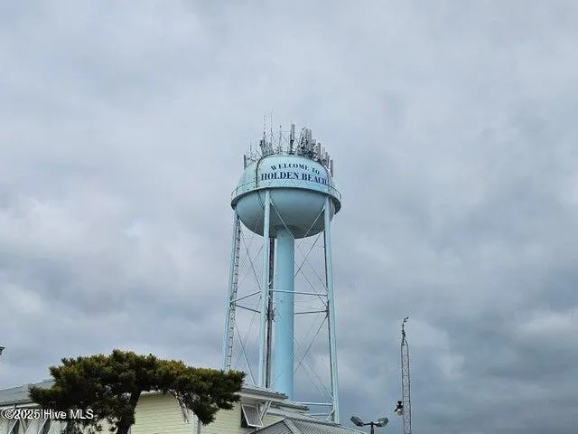 $762,500 | 142 Carolina Avenue, Holden Beach, NC 28462