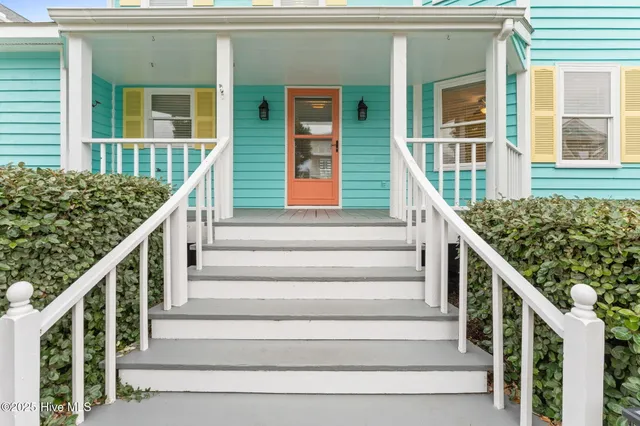 $762,500 | 142 Carolina Avenue, Holden Beach, NC 28462