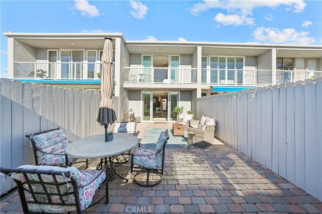 $1,075,000 | 3954 Aladdin Drive, Huntington Beach, CA 92649