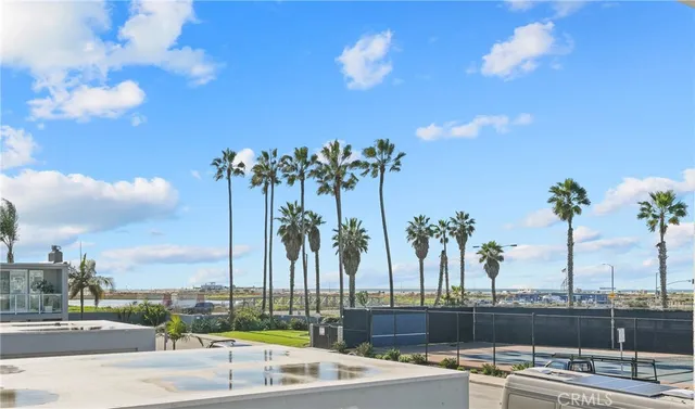 $1,075,000 | 3954 Aladdin Drive, Huntington Beach, CA 92649