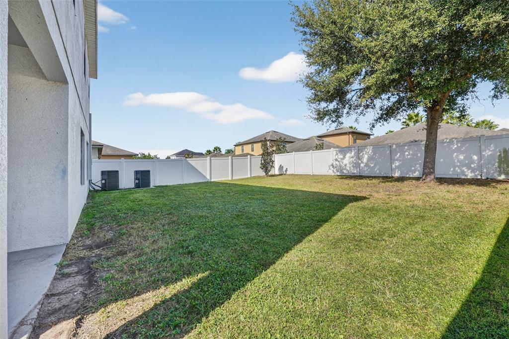 11214 Carrick Stone Street Wimauma, FL 33598 - Photo 9 of 73