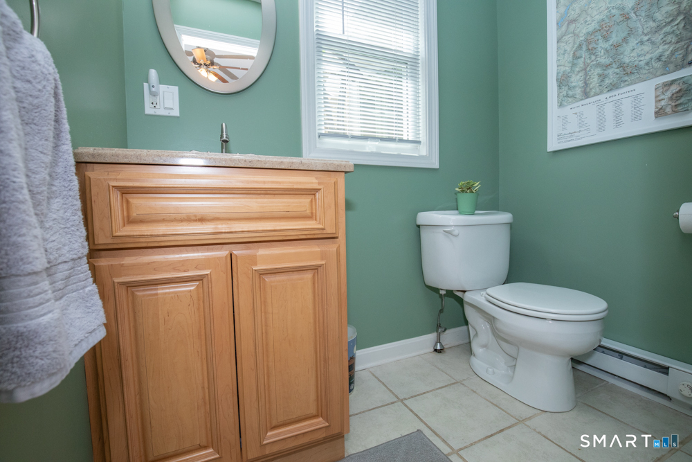 154 Meeting House Hill Road Durham, CT 06422 - Photo 18 of 37 Primary half bath