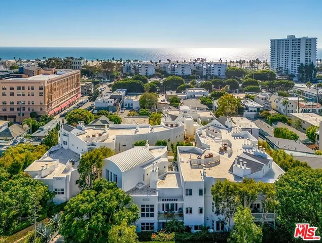 $1,999,000 | 3002 3rd Street, Unit 203, Santa Monica, CA 90405