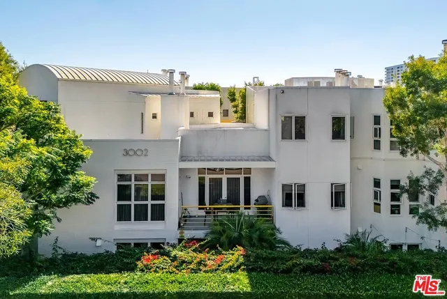 $1,999,000 | 3002 3rd Street, Unit 203, Santa Monica, CA 90405