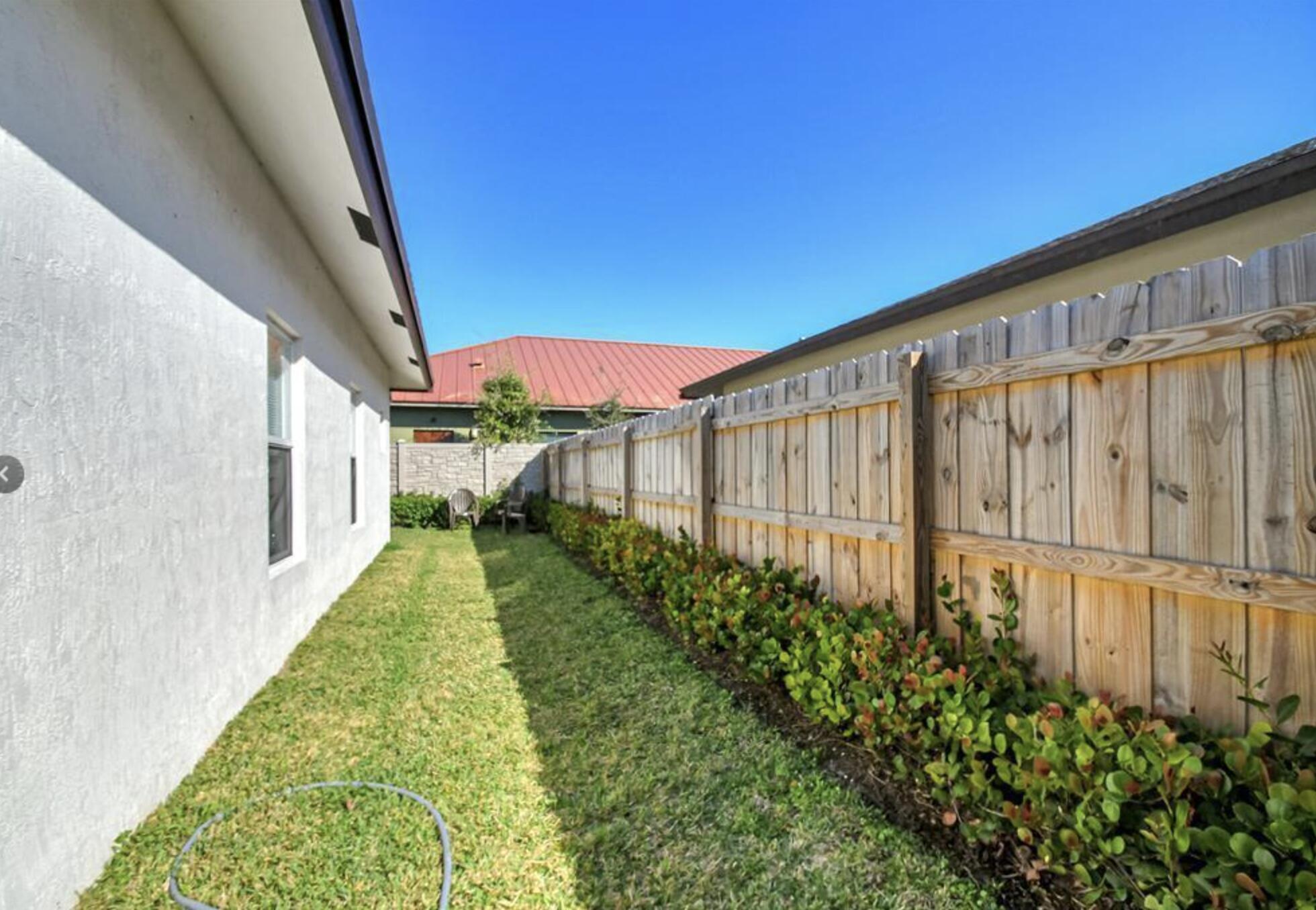 1562 West 26th Court Riviera Beach, FL 33404 - Photo 11 of 14 8