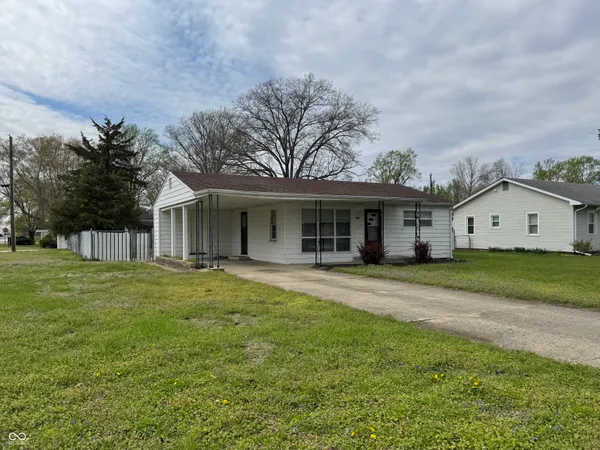$99,500 | 3319 South Center Street, Terre Haute, IN 47802