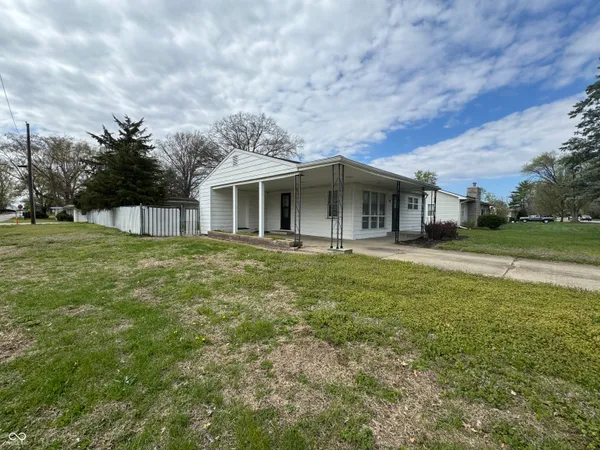 $99,500 | 3319 South Center Street, Terre Haute, IN 47802