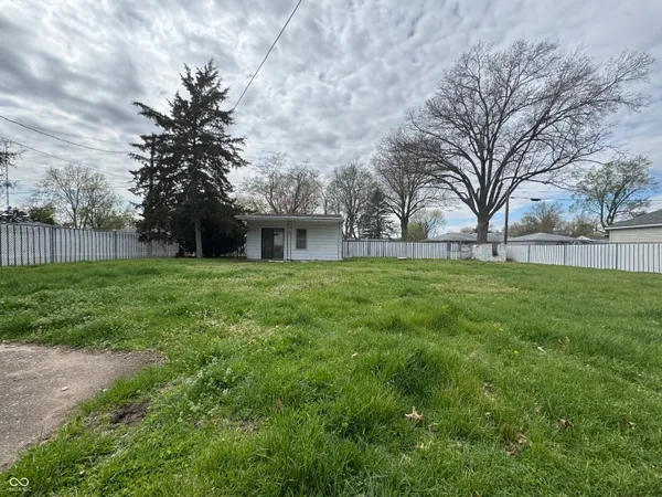 $99,500 | 3319 South Center Street, Terre Haute, IN 47802