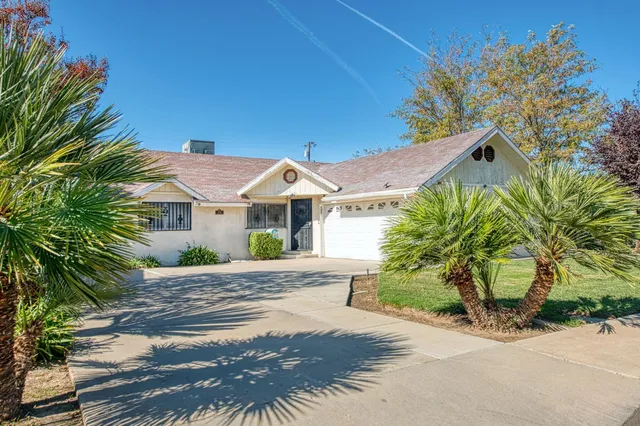 $345,000 | 1733 West Metzler Drive, Sanger, CA 93657