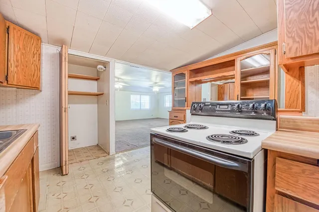 $345,000 | 1733 West Metzler Drive, Sanger, CA 93657