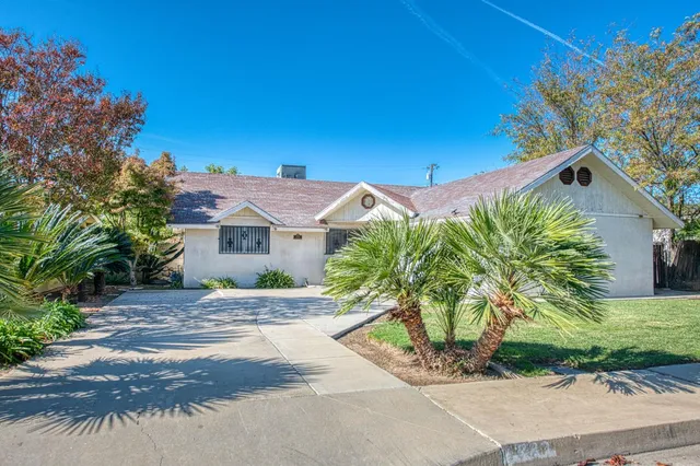 $345,000 | 1733 West Metzler Drive, Sanger, CA 93657