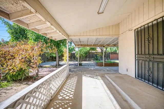 $345,000 | 1733 West Metzler Drive, Sanger, CA 93657