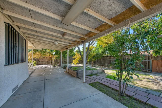 $345,000 | 1733 West Metzler Drive, Sanger, CA 93657