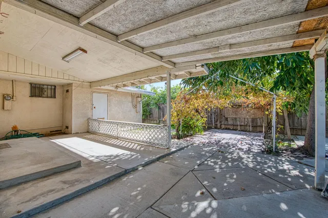 $345,000 | 1733 West Metzler Drive, Sanger, CA 93657